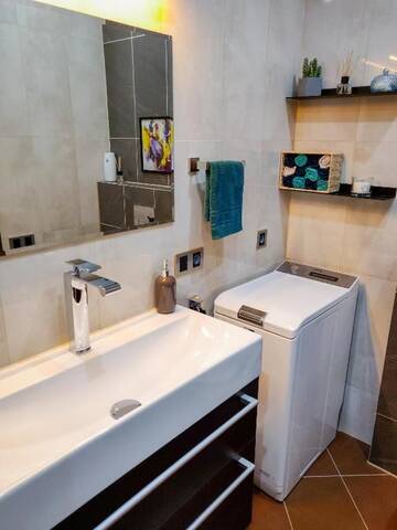 Фото номера Апартаменты с 2 спальнями Апартаменты Modern and fully equipped apartment г. Вентспилс 60