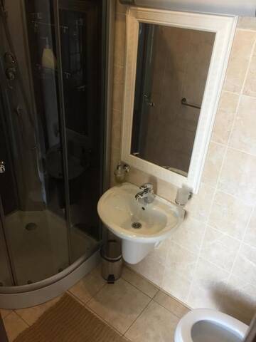 Фото номера Двухместный номер с 1 кроватью и собственной ванной комнатой Отель Tower Hotel г. Вентспилс 14